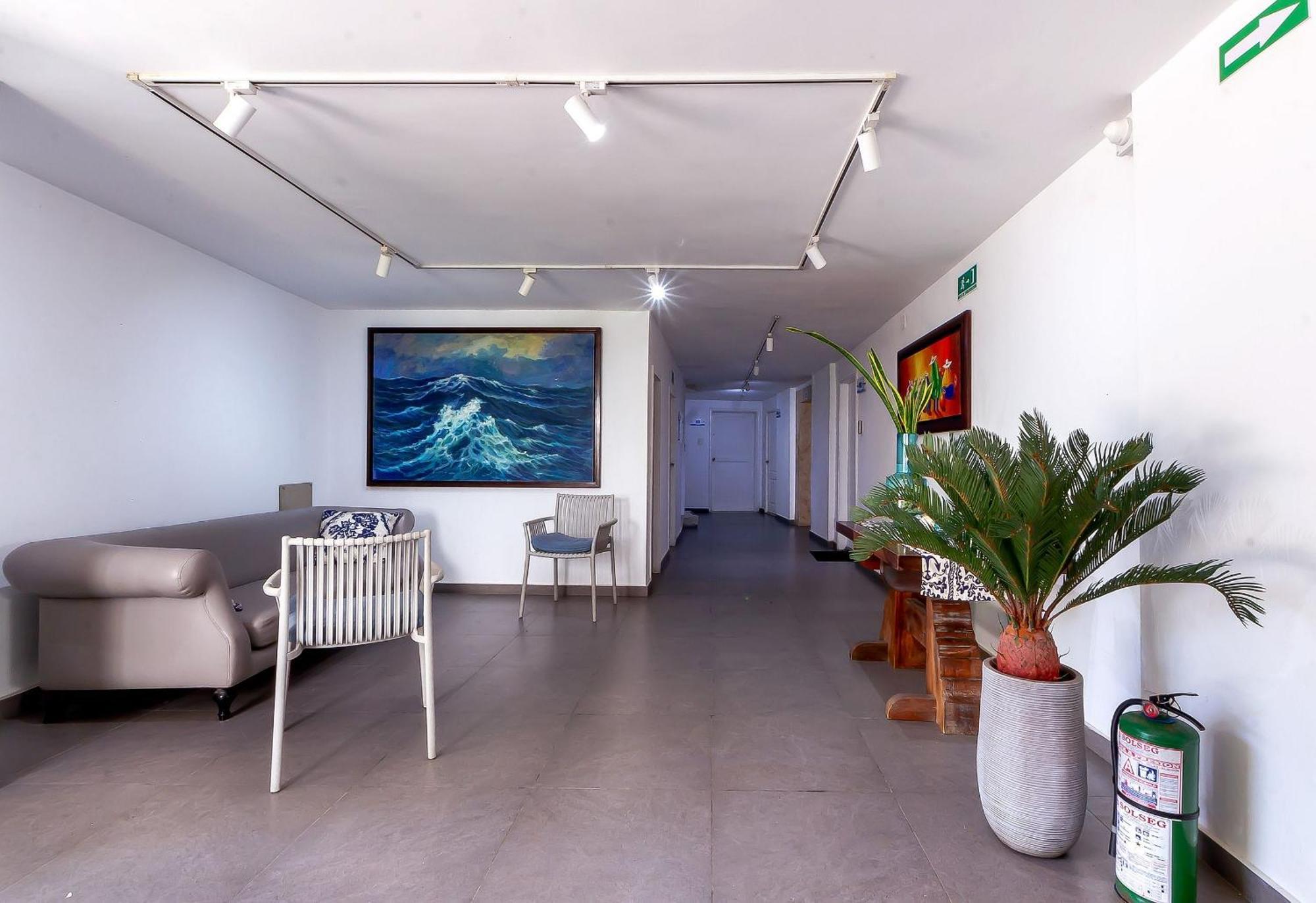 U-go Edificio Faro En El Laguito, *